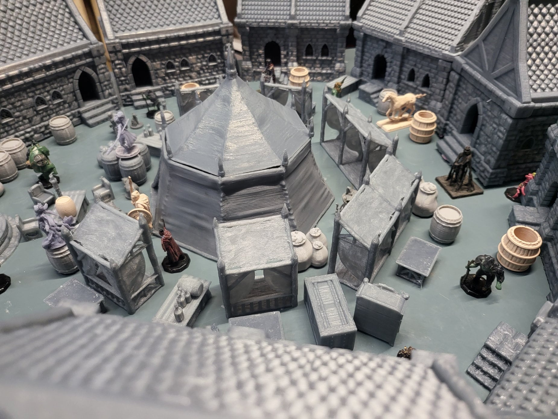 Barrels, Crates, Bags, Sacks, market stalls, market tent, tables, market goods, goods, wares, street market, town set, the town, mordheim table, ClockTower, Mordheim, dungeons and Dragons, Ruined Elven, houses, Tabletop, Fantasy Terrain, Town Set