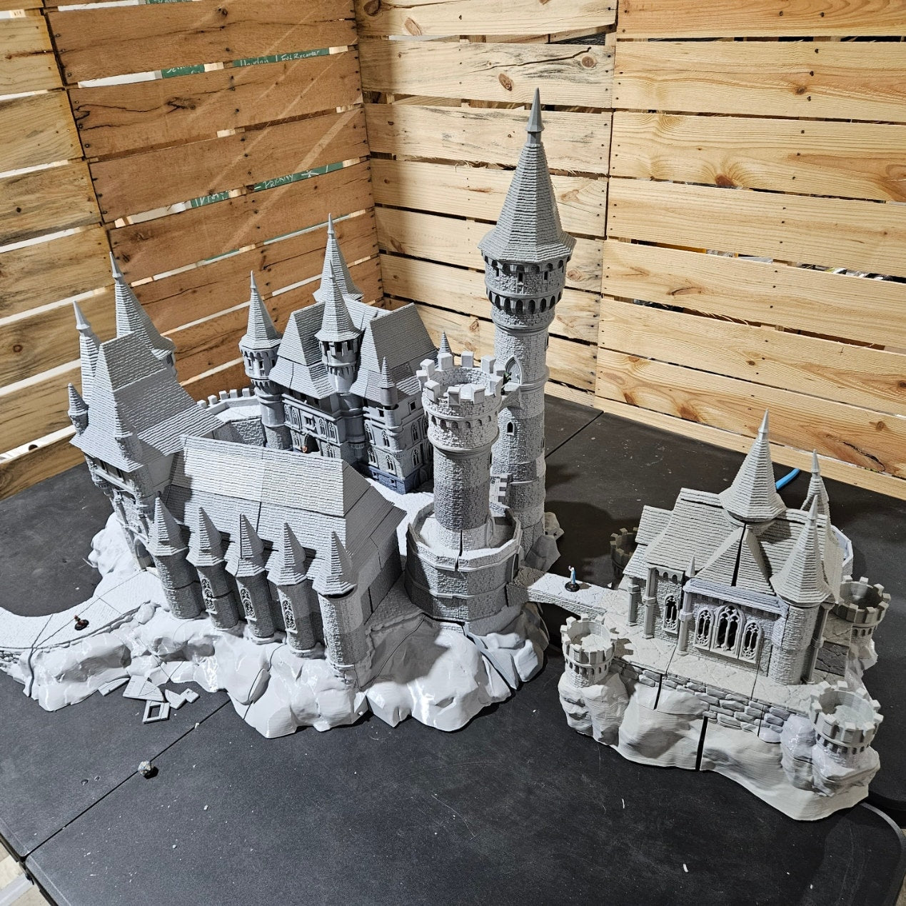 Curse of Strahd, Ravenloft, Christmas, Castle Terrain, wargaming, Dungeons and Dragons, miniatures, 3D printed, Fantasy Inn, Fantasy Terrain, RPG Terrain, Age of Sigmar, Fantasy Village, Tabletop, Tabletop terrain, Tabletop RPG, Buildings