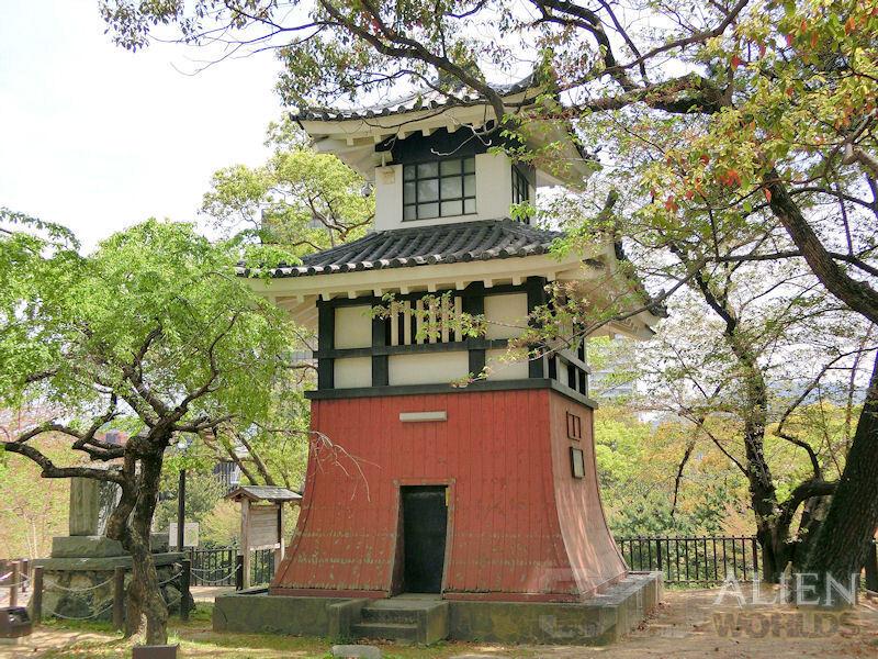 This 3D-printed Samurai Lighthouse model showcases detailed Japanese architecture with curved roofs, wooden beams, and a stone foundation. The model includes two playable levels, perfect for tabletop RPGs, wargames, or as a display piece.