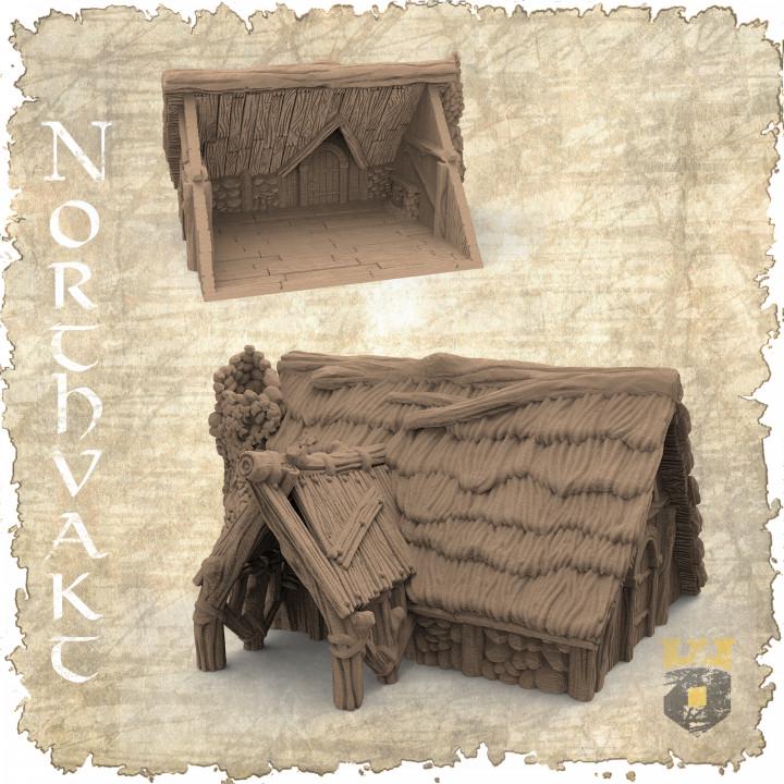 &quot;Explore the life of a Viking with this accurately modeled Common House, featuring a detailed interior and rugged exterior, perfect for historical tabletop games.&quot;